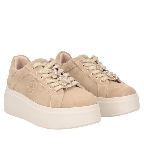 Sneaker Tosca Blu SF2502S025 Dazzling in suede con fiore gioiello colore beige
