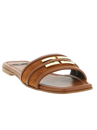 Ciabatta Sandalo Elisabetta Franchi SA72L61E2 Flat in pelle cognac con logo dettaglio