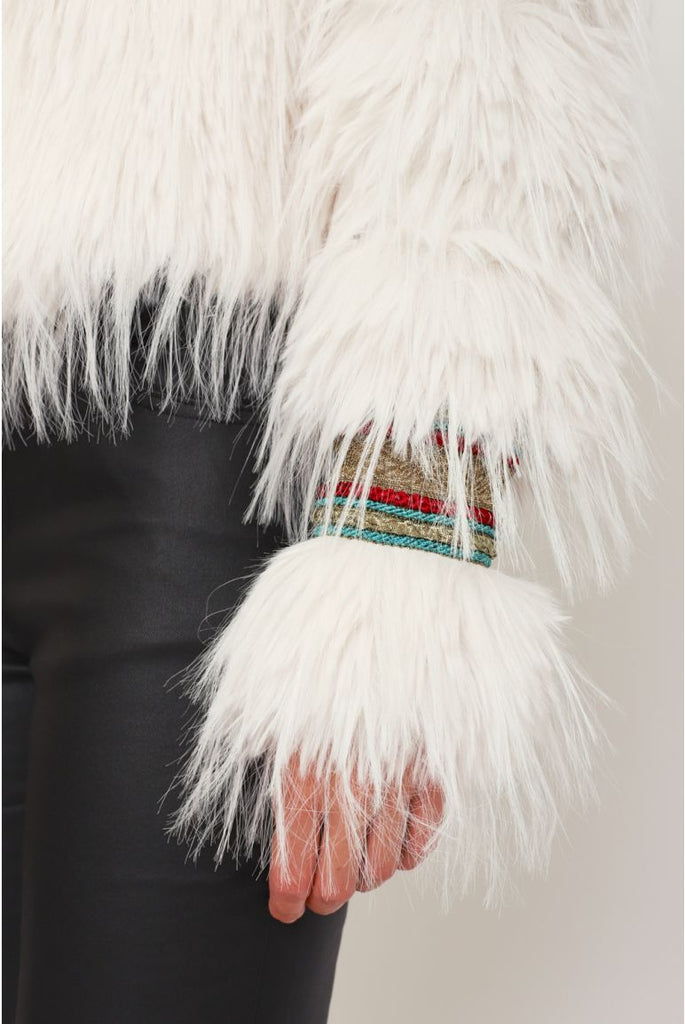 Giacca Santucci Eco-pelliccia Cropped Sfrangiata 52CPT512