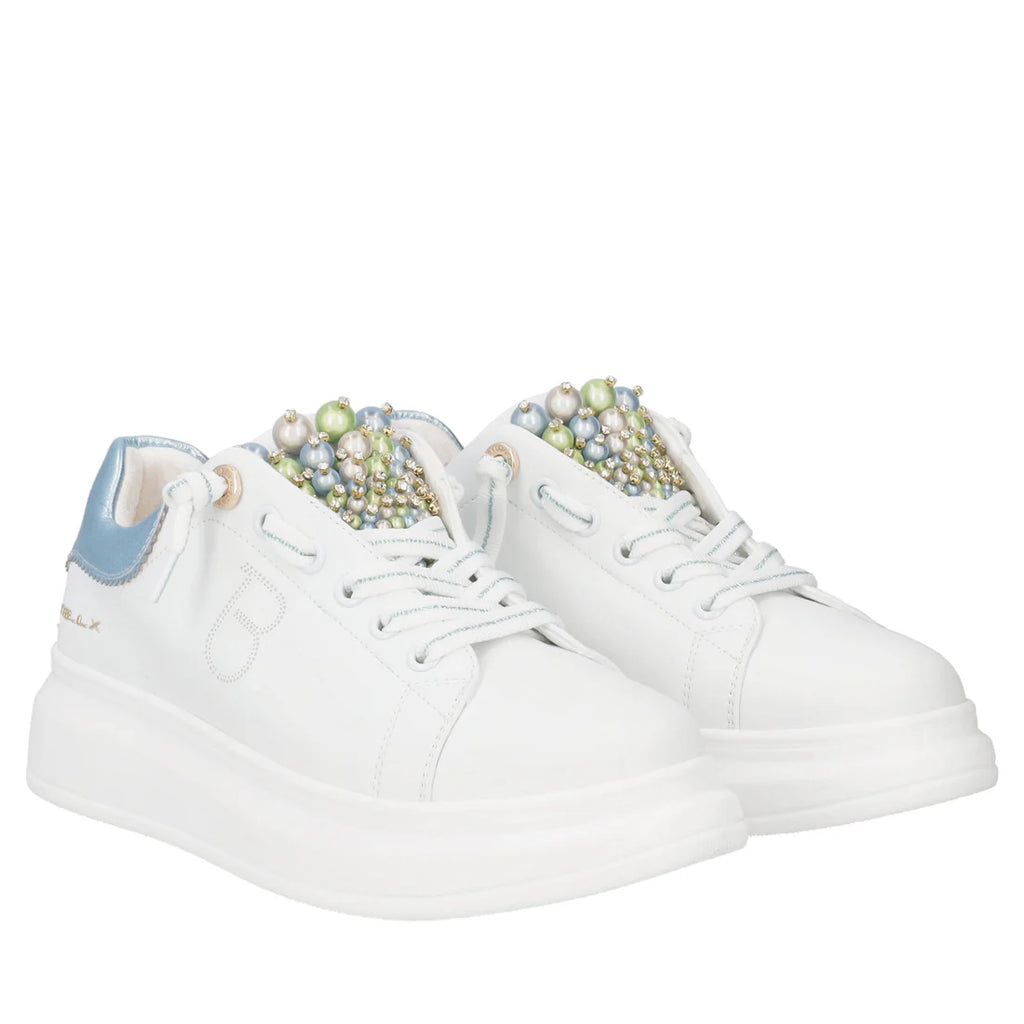 Sneakers Tosca Blu SS2601S003 Astrid in pelle con perle bianche/azzurre