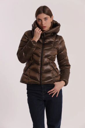 PIUMINO MIMI MUA 6567 CORTO CON MOTIVO A V