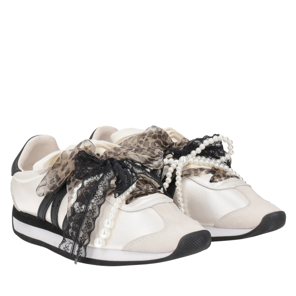 Sneaker Tosca Blu SS2607S072 Malika in pelle con fiocchi e perle, in bianco e nero