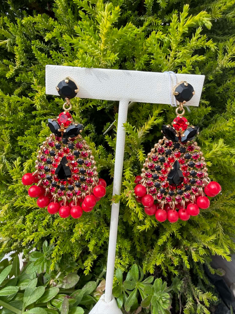 Orecchini Even AP049 Pendenti con cristalli e perle rosse
