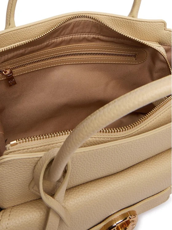 Borsa Love Moschino JC4277 a mano con logo