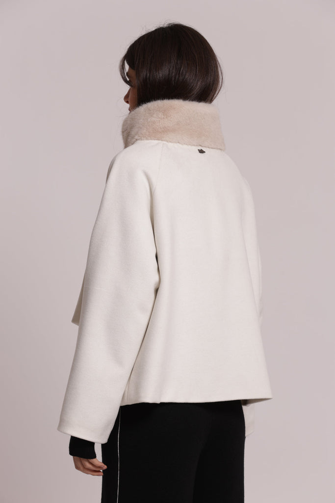 CAPPOTTO CORTO MIMI MUA CON COLLO EFFETTO PELLICCIA