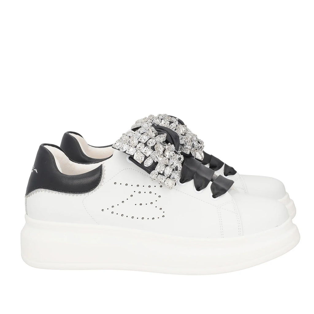 Sneaker Tosca Blu Art SS2402S013 Glamour fiocco strassato bianco/nero