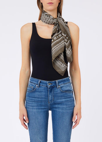 Foulard Liu-Jo 2F6060 con mini borchie
